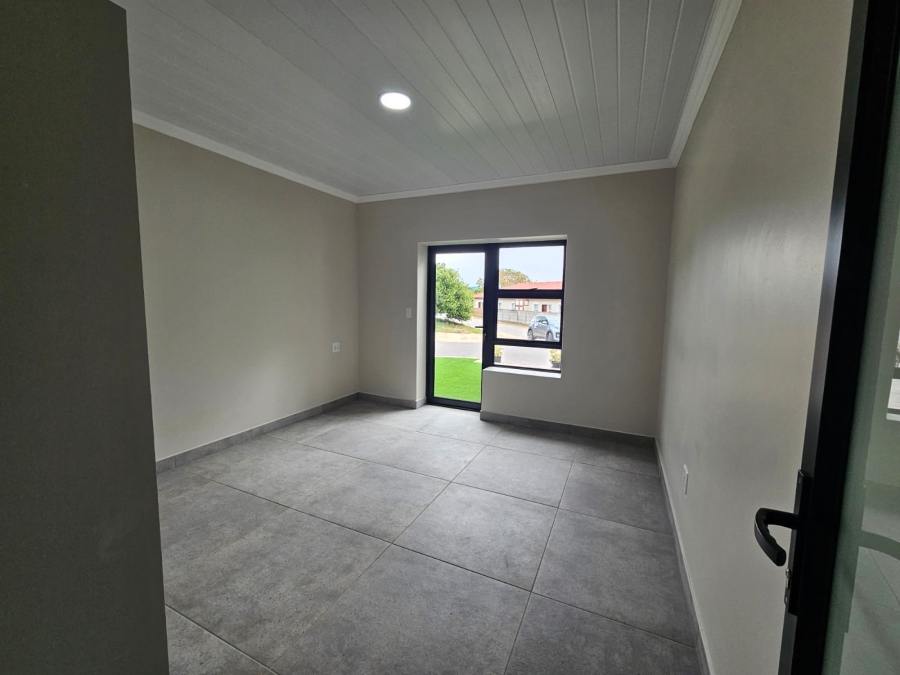 4 Bedroom Property for Sale in Stilbaai Wes Western Cape